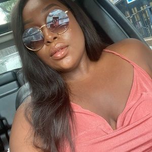 Meet your Posher, Natalie